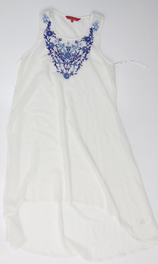 Additional front view of Peacocks women’s white floral polyester a-line, size S, scoop neck pullover