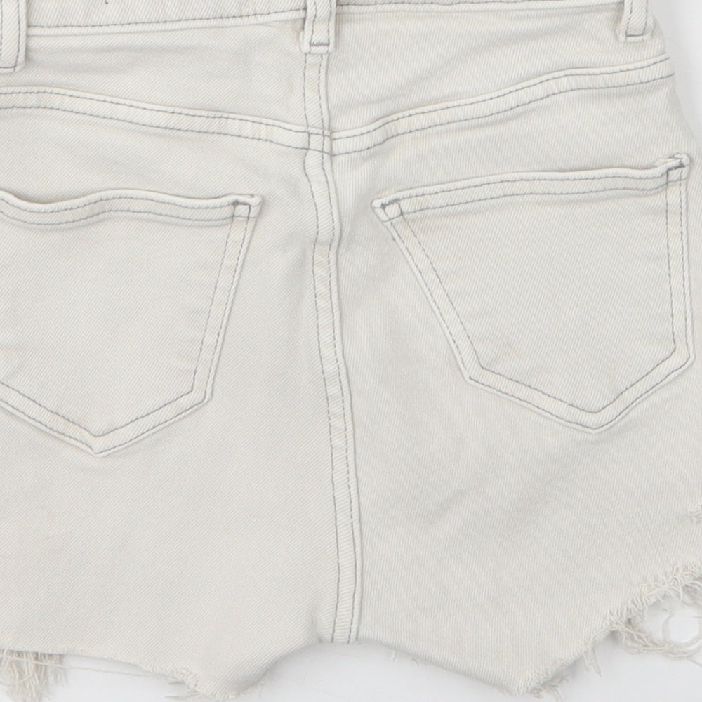 Brand and care label for New Look women’s grey cotton hot pants shorts, size UK 8, regular zip
