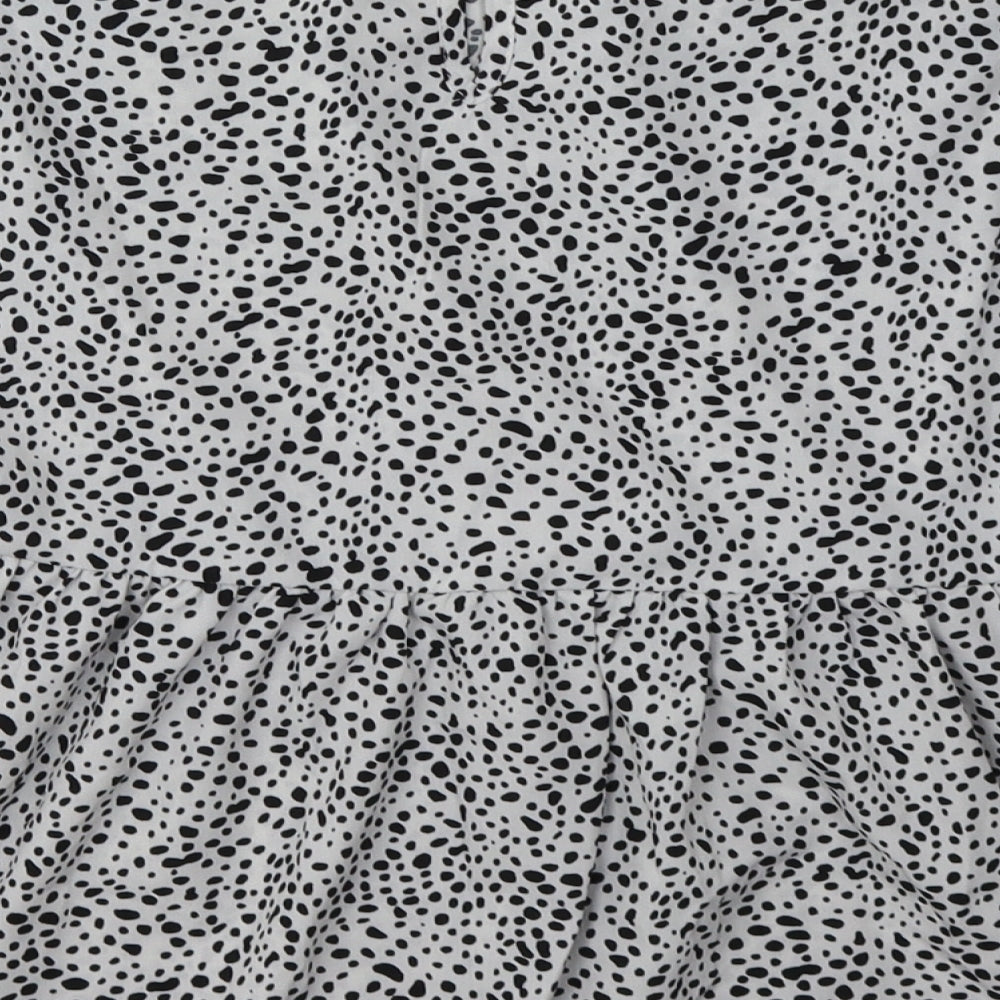 SheIn Womens White Animal Print Polyester Basic Blouse Size XS Crew Neck