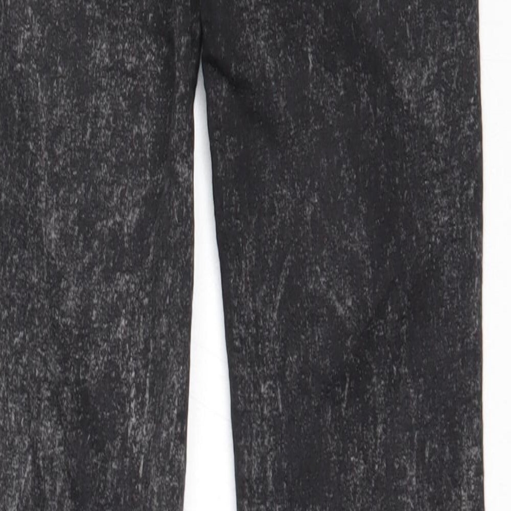 Brand and care label for Pull&Bear women’s black cotton skinny jeans, size UK 34, 28.5-inch leg regular