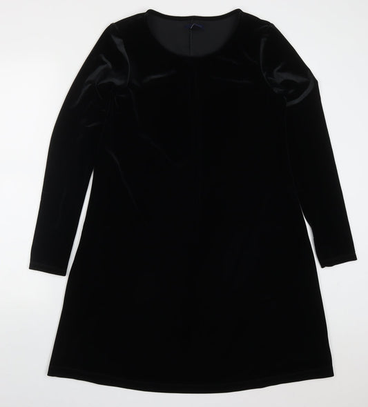 Additional front view of Gap women’s black polyester a-line, size M, round neck pullover
