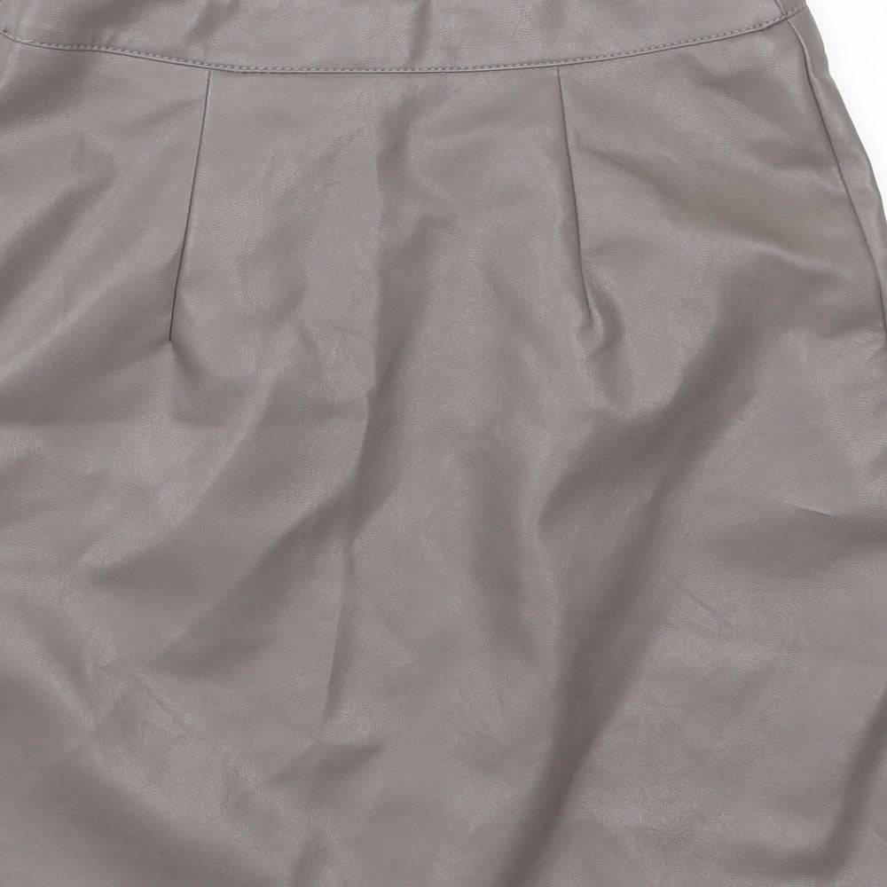 Brand and care label for Primark women’s grey polyurethane a-line skirt, size UK 6, zip