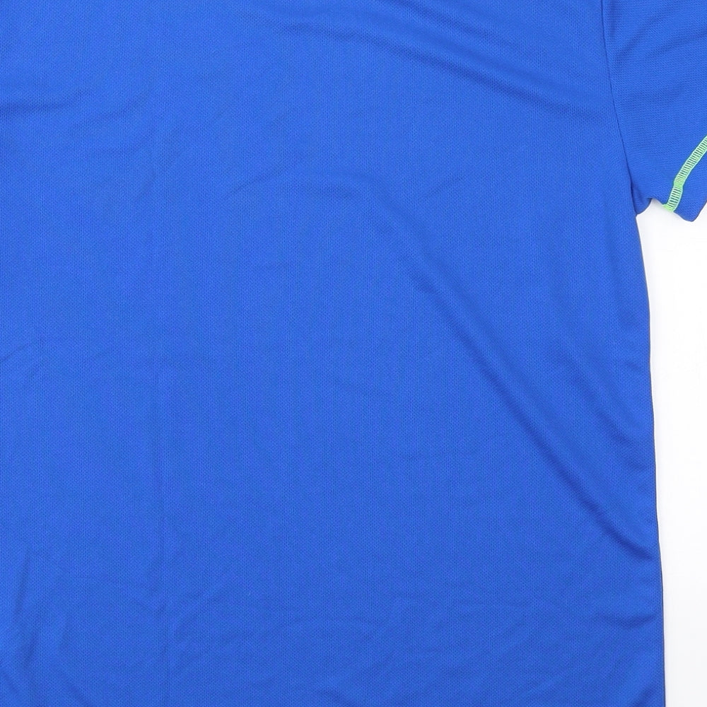 Brand and care label for Crivit men’s blue polyester pullover t-shirt, size S, round neck