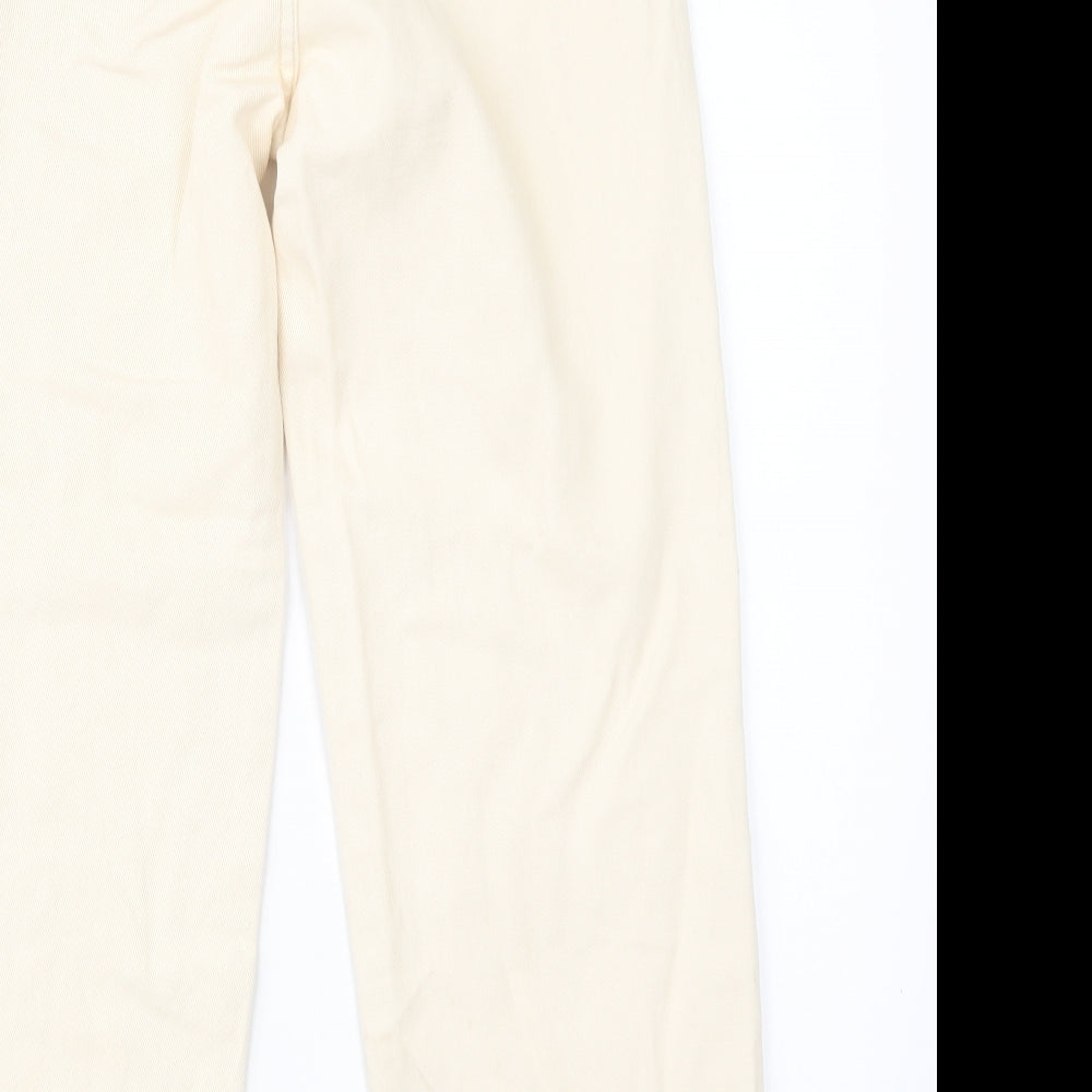 Brand and care label for SHEIN women’s ivory cotton mom jeans, size M, 28-inch leg regular button