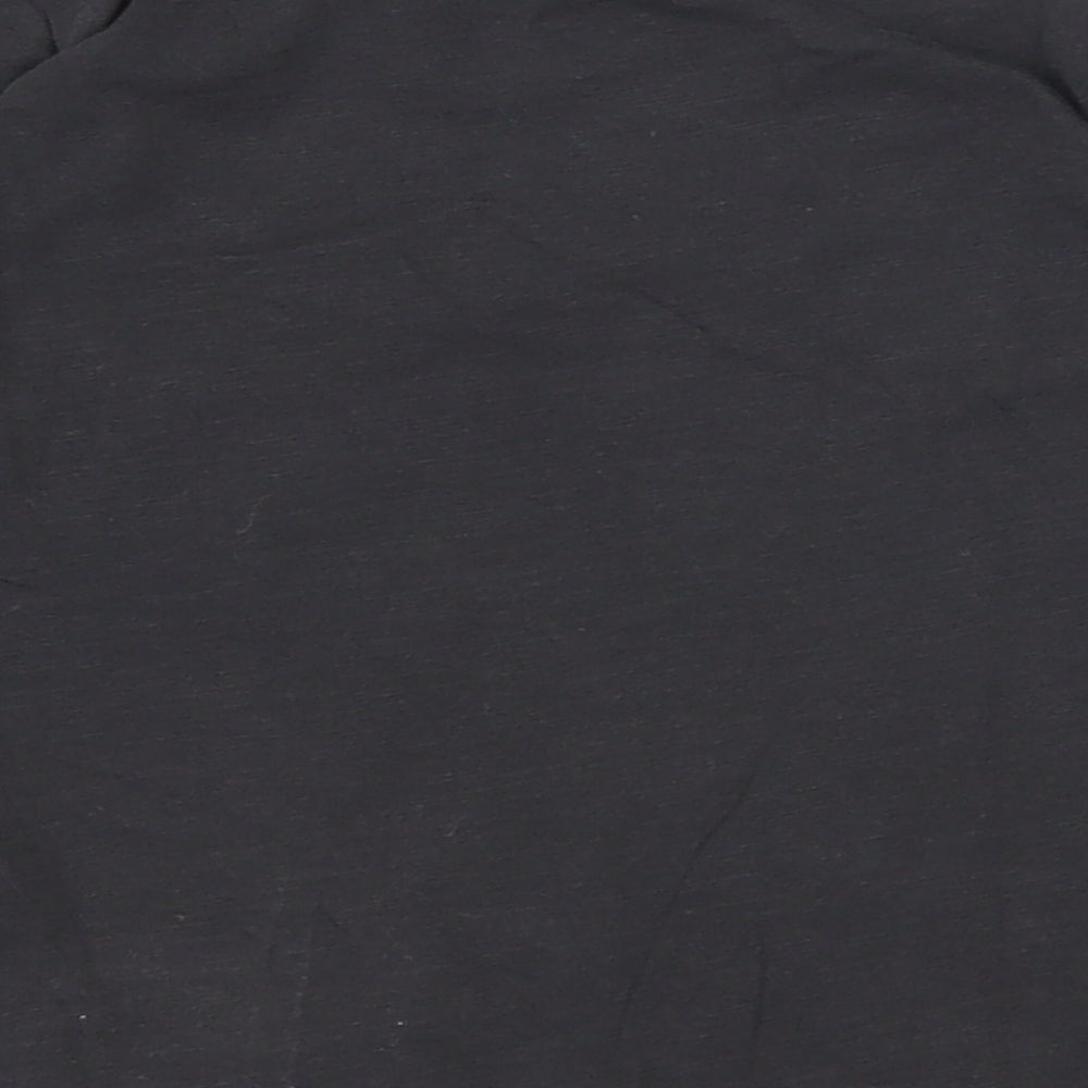 Brand and care label for H&M boys’ black 100% cotton pullover t-shirt, size 5-6, years round neck pullover
