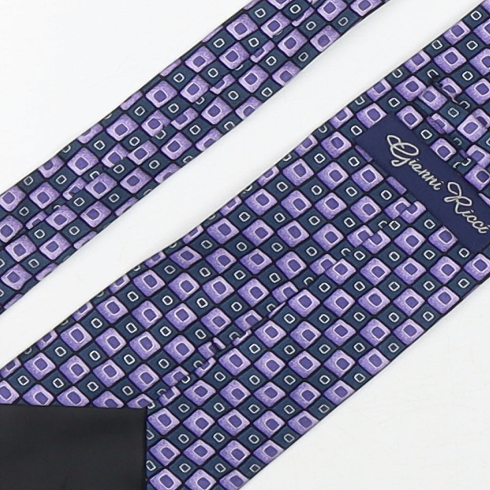 Brand and care label for Gianni Ricci men’s purple geometric silk pointed tie one size