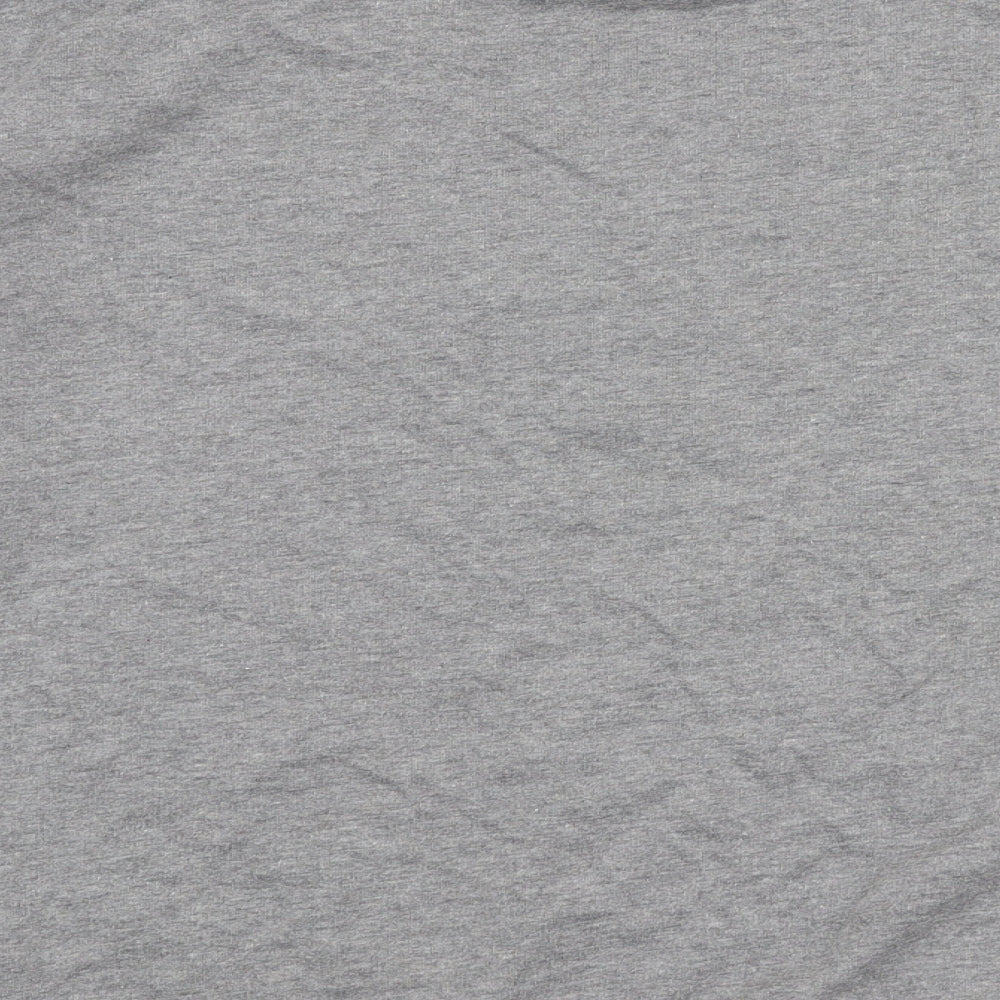 Brand and care label for CS men’s grey polyester pullover sweatshirt, size M