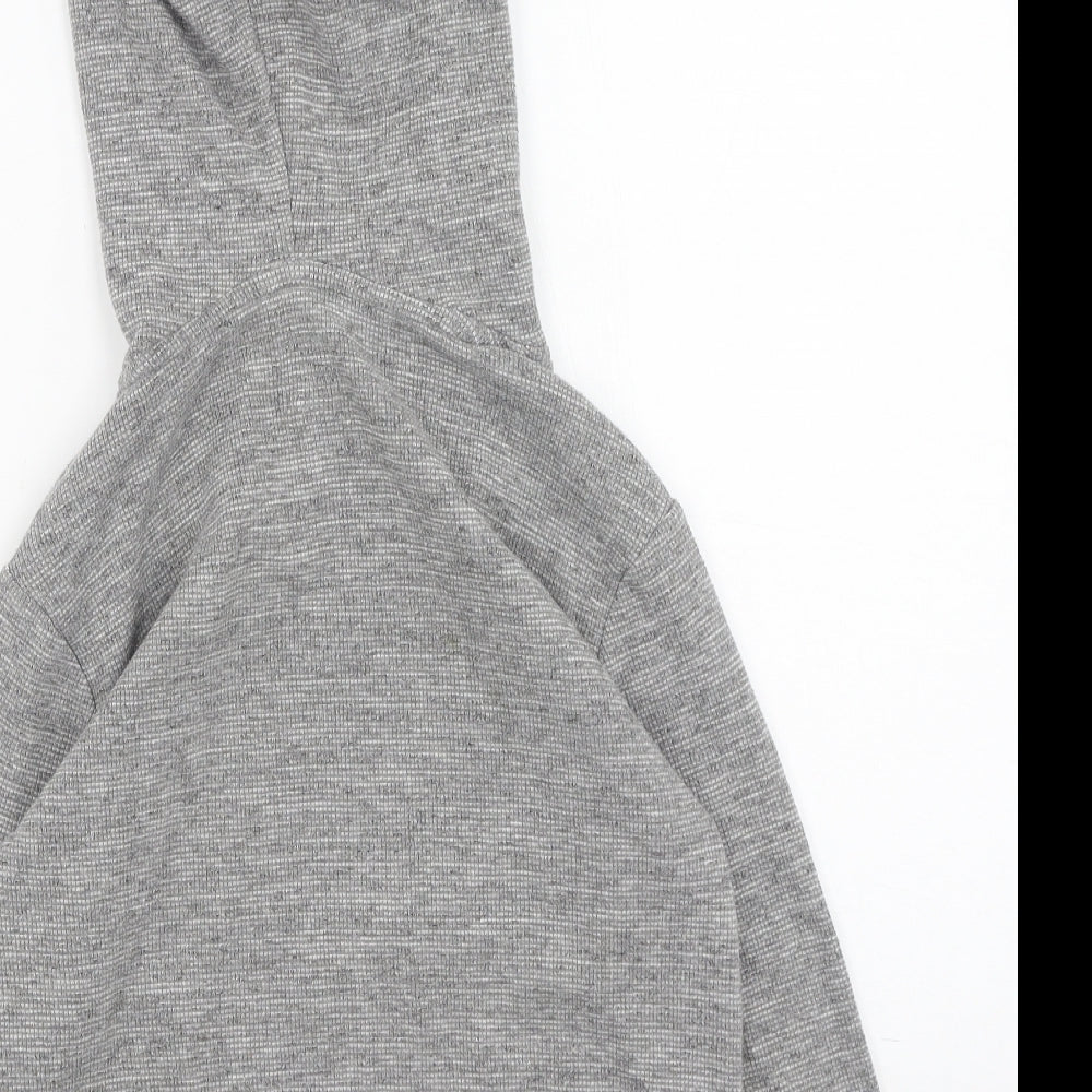 Brand and care label for Gap boys’ grey cotton pullover hoodie, size S