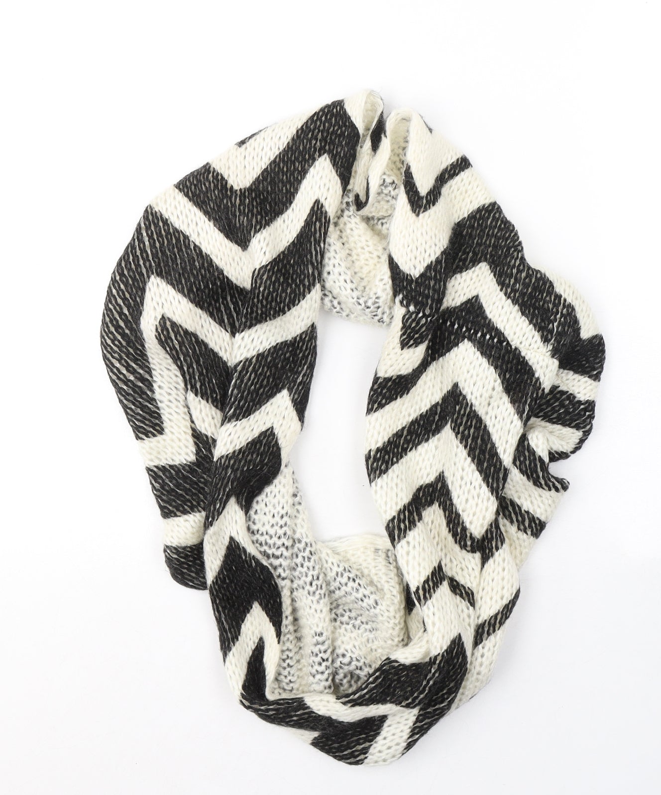 Dorothy Perkins Womens White Geometric Acrylic Shawl/Wrap