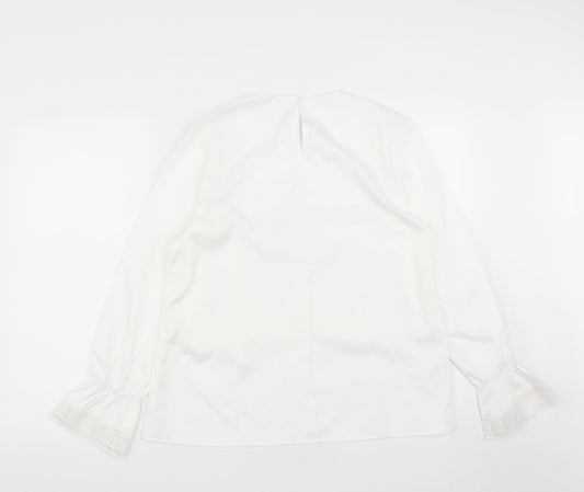 Preworn Womens White Polyester Basic Blouse Size M Roll Neck