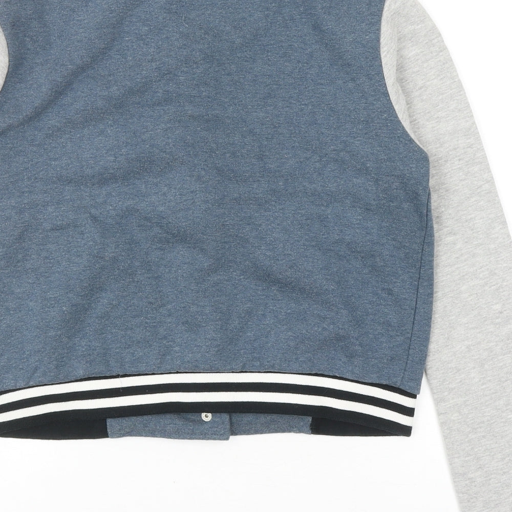 Brand and care label for Brave Soul boys’ blue colourblock varsity jacket jacket, size S, snap - ny initials