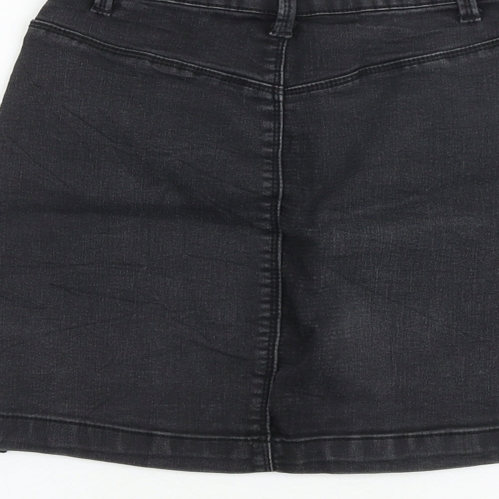 Brand and care label for Missguided women’s grey cotton a-line skirt, size UK 8, zip
