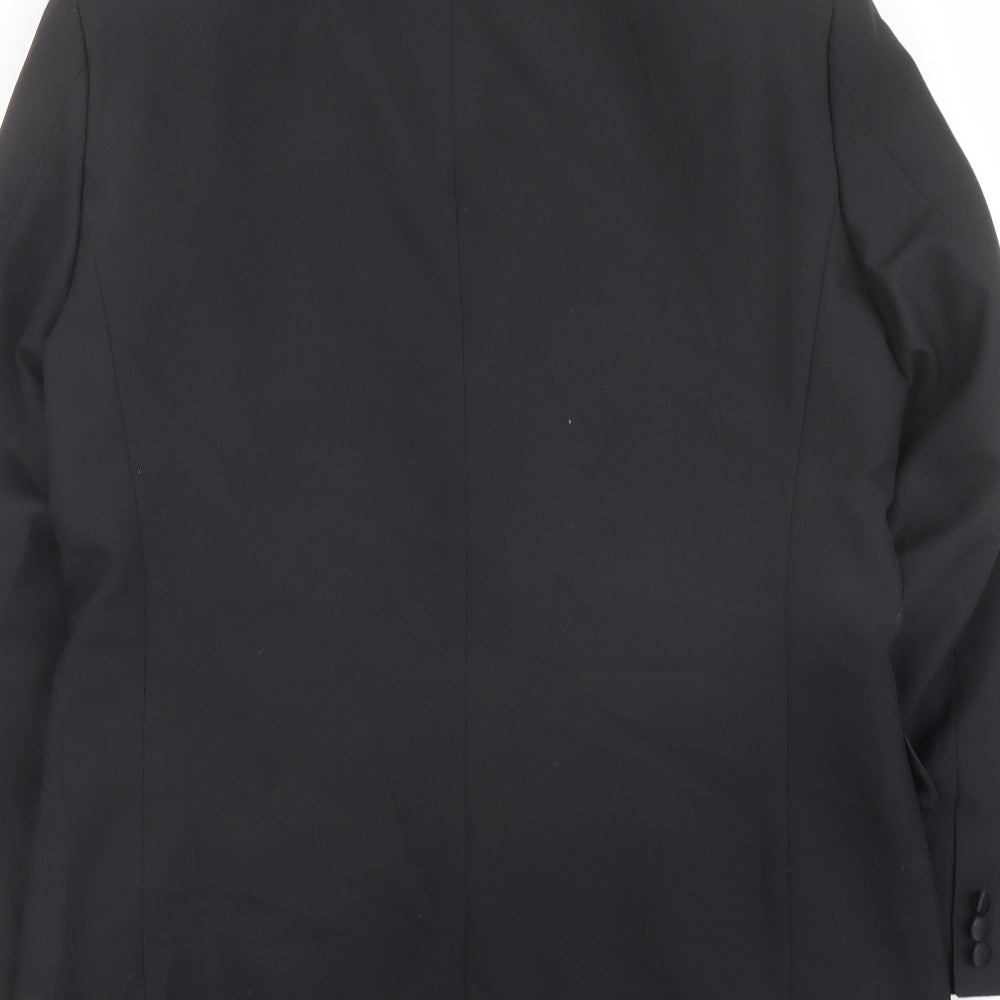 Brand and care label for Clemont Dirext men’s black polyester tuxedo suit jacket, size 40, regular