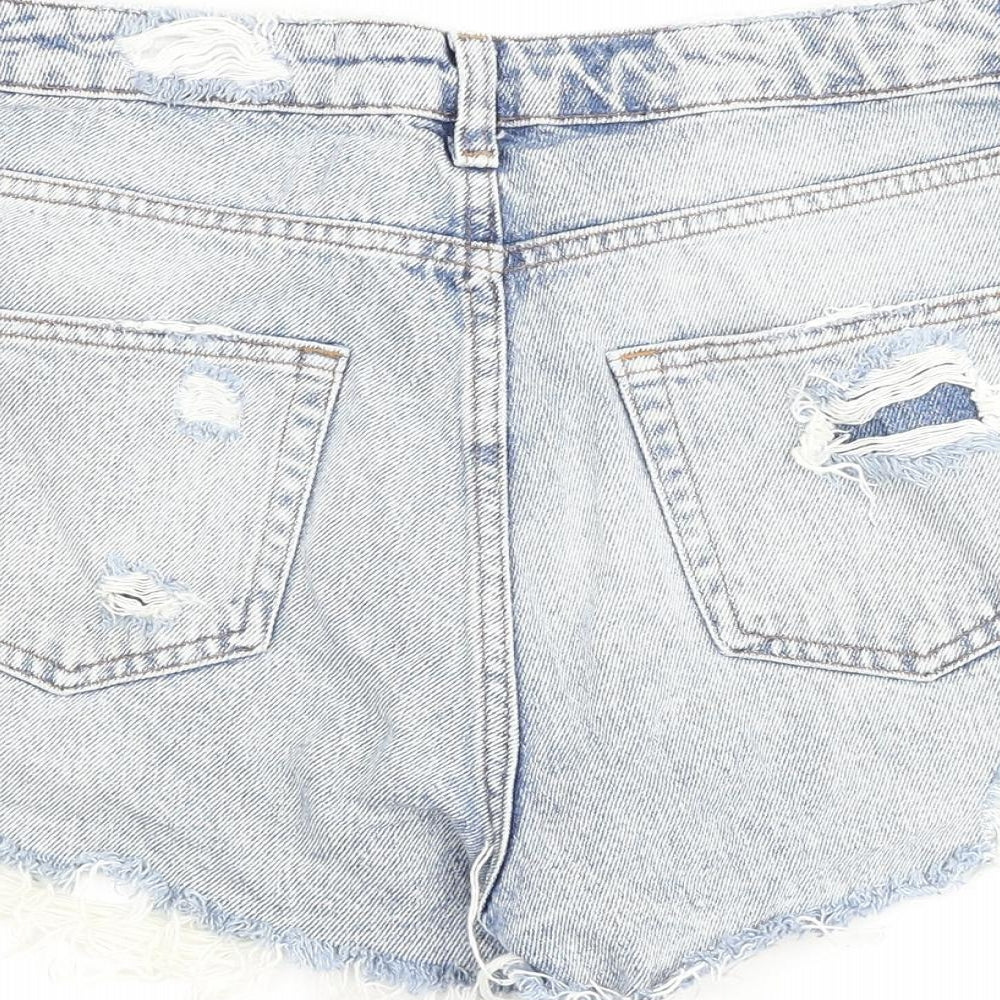 Brand and care label for Denim & Co. women’s blue 100% cotton cut-off shorts, size UK 8, 3-inch leg regular zip
