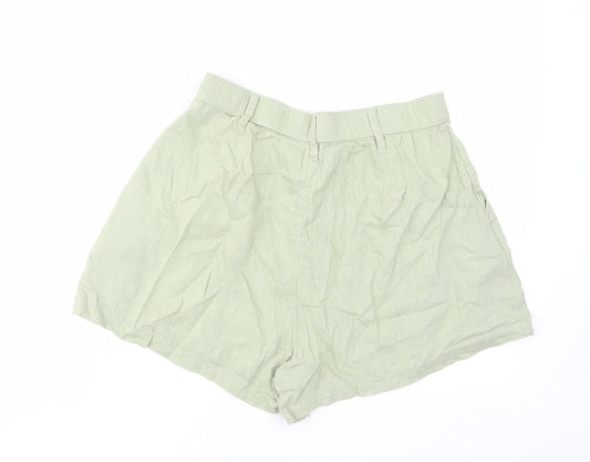 Hollister Womens Green Polyester Basic Shorts Size M L4 in Regular Zip - Pleated, Pockets