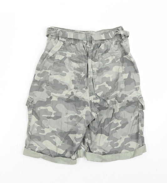 Marks and Spencer Womens Green Camouflage Lyocell Cargo Shorts Size 6 L7 in Regular Zip - Elasticated Waist Belted