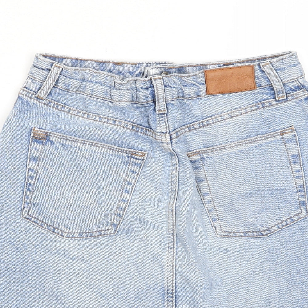 Brand and care label for BDG women’s blue cotton a-line skirt, size UK 26, in zip - pockets