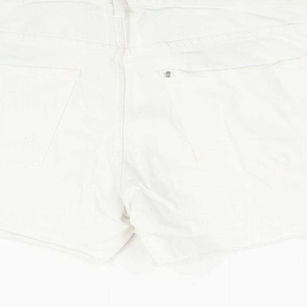 H&M Womens White Cotton Cut-Off Shorts Size 30 in L4 in Regular Zip