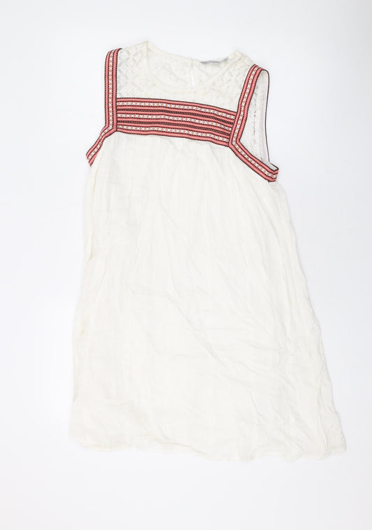 Additional front view of Red Herring women’s white viscose a-line, size UK 8, round neck button