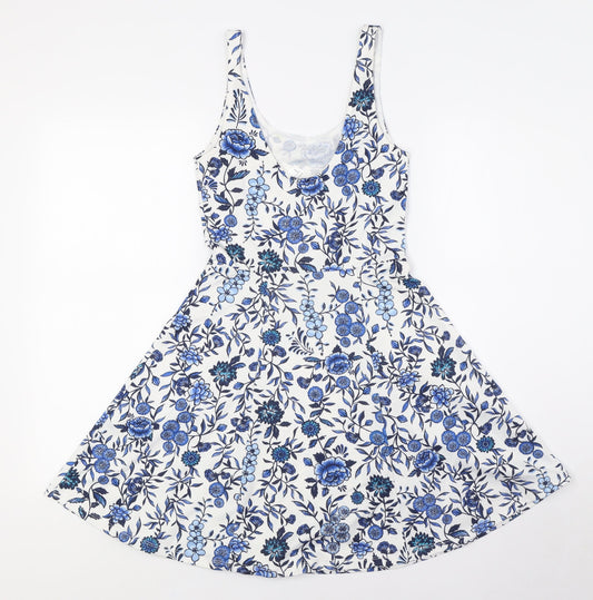 Divided by H&M Womens White Floral Polyester A-Line Size 6 Scoop Neck - Blue Flowers