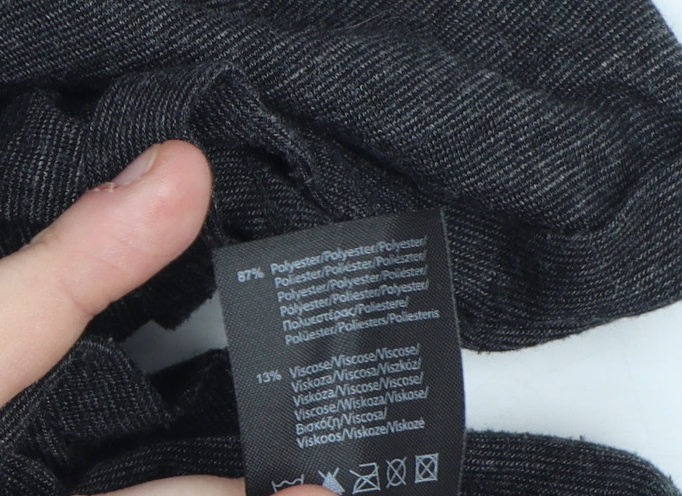 LA Gear Women's Black V-Neck Cropped T-Shirt Size 12