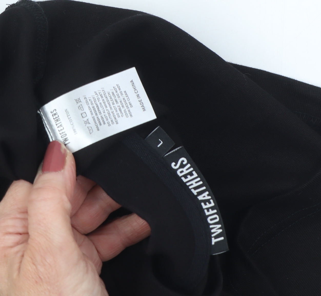 Twofeathers Men's Black Crew Neck T-Shirt L