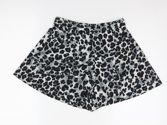 Zara Women's Black Animal Print Chino Shorts M