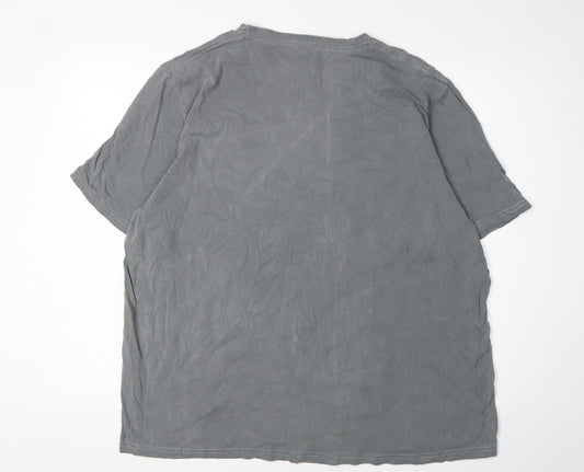 Tu Men's Grey Friends Christmas T-Shirt, 2XL