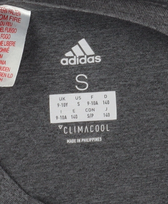 Close-up detail of Adidas Teens Grey T-Shirt, S, Regular Fit, Activewear