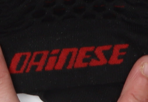Brand and care label for Dainese boys’ black casual motorcycle top l
