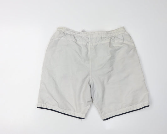 Umbro Men's White Athletic Shorts XL for Gym & Running