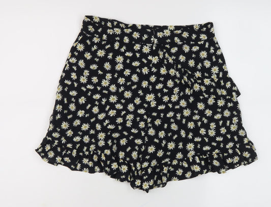 Zara Women's Black Floral Shorts M