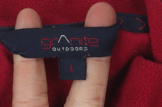Close-up detail of Granite unisex red fleece pullover sweatshirt l