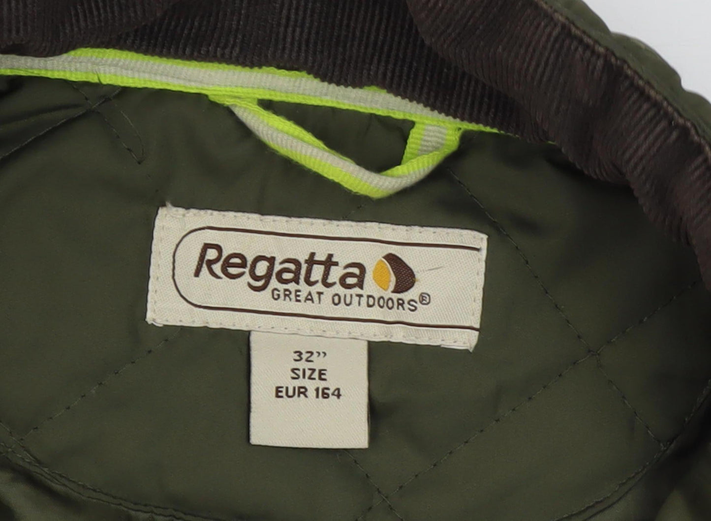 Close-up detail of Regatta Green Quilted Jacket, size 36, unisex outdoor wear