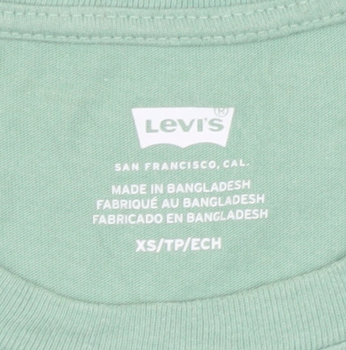 Brand and care label for Levi's unisex green xs basic cotton tee
