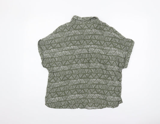 New Look Women's Green Geometric Button-Up Shirt