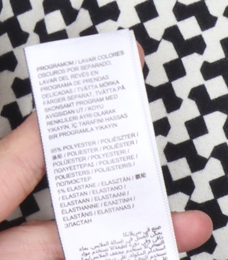 JD Williams Women's Black & White Geometric Shift 24