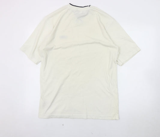 Umbro Men’s White Cotton V-Neck T-Shirt M