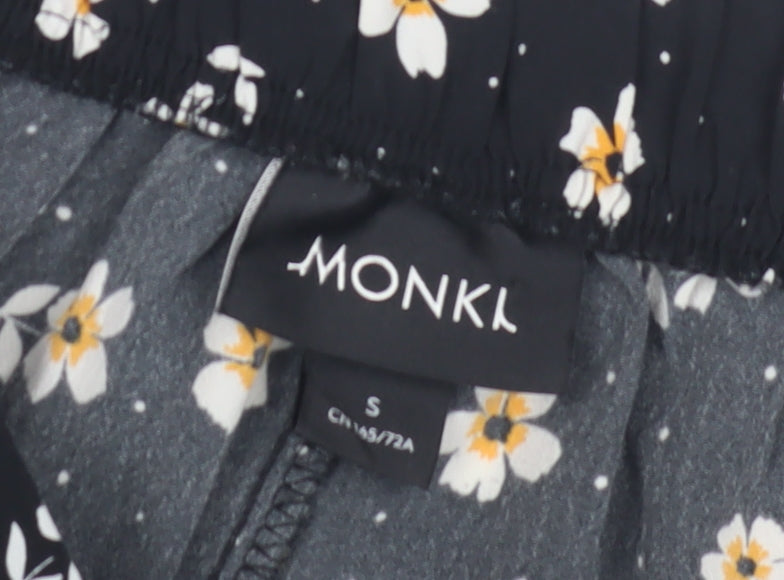 Monki Women's Black Floral Paperbag Shorts - Size S