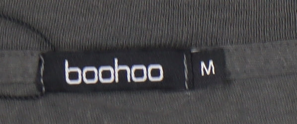 Close-up detail of Boohoo Black T-Shirt, unisex adults, medium, california theme