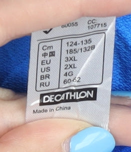 Close-up detail of Decathlon unisex blue 3xl t-shirt, relaxed fit