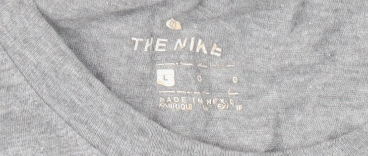 Nike Men's Grey T-Shirt Size L with Logo