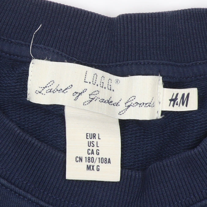 Close-up detail of H&M Blue Pullover Logo Sweatshirt, unisex adult l