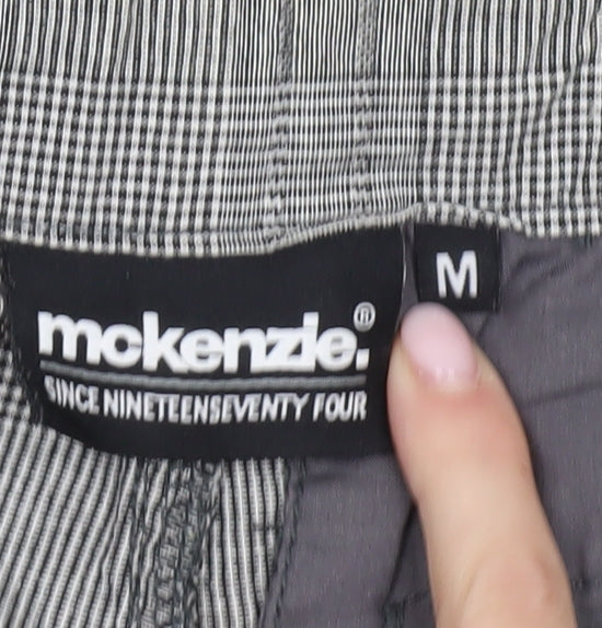 McKenzie Men's Grey Cargo Shorts M, Check Pattern