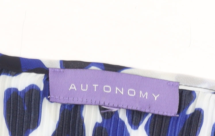 Autonomy Women’s Blue Animal Print Tunic Blouse Size 18