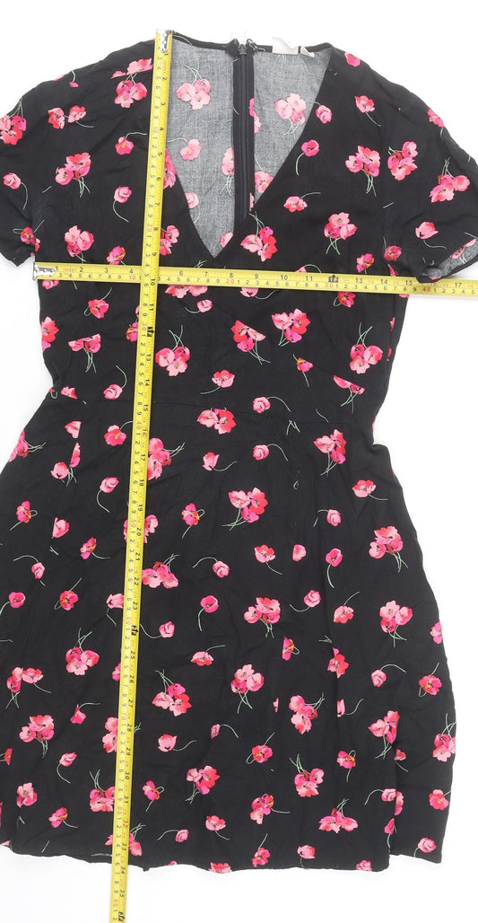 GAP Women’s Black Floral Fit & Flare V-Neck Knee Length Dress Size 8
