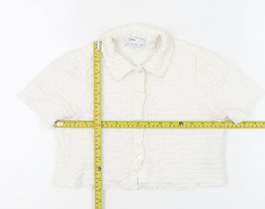 Bershka Women Ivory XS Cropped Button-Up Collared Shirt