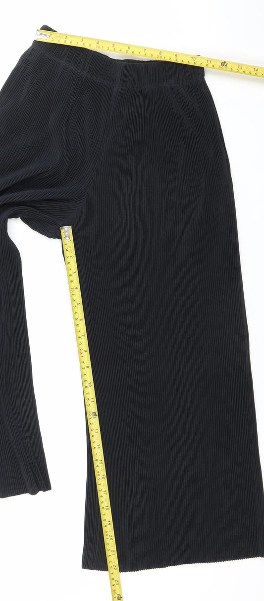 Womens UK Size XS Uniqlo Regular Fit Cropped Black Trousers