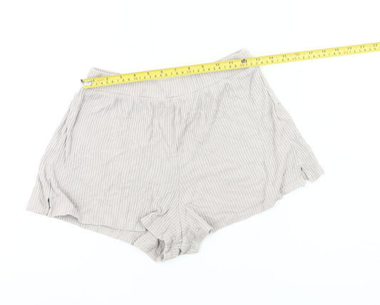 Abercrombie & Fitch Women’s Beige Striped Casual Shorts Size S