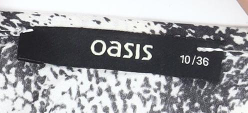 Oasis Women’s Black Animal Print Blouse Size 10 Short Sleeve